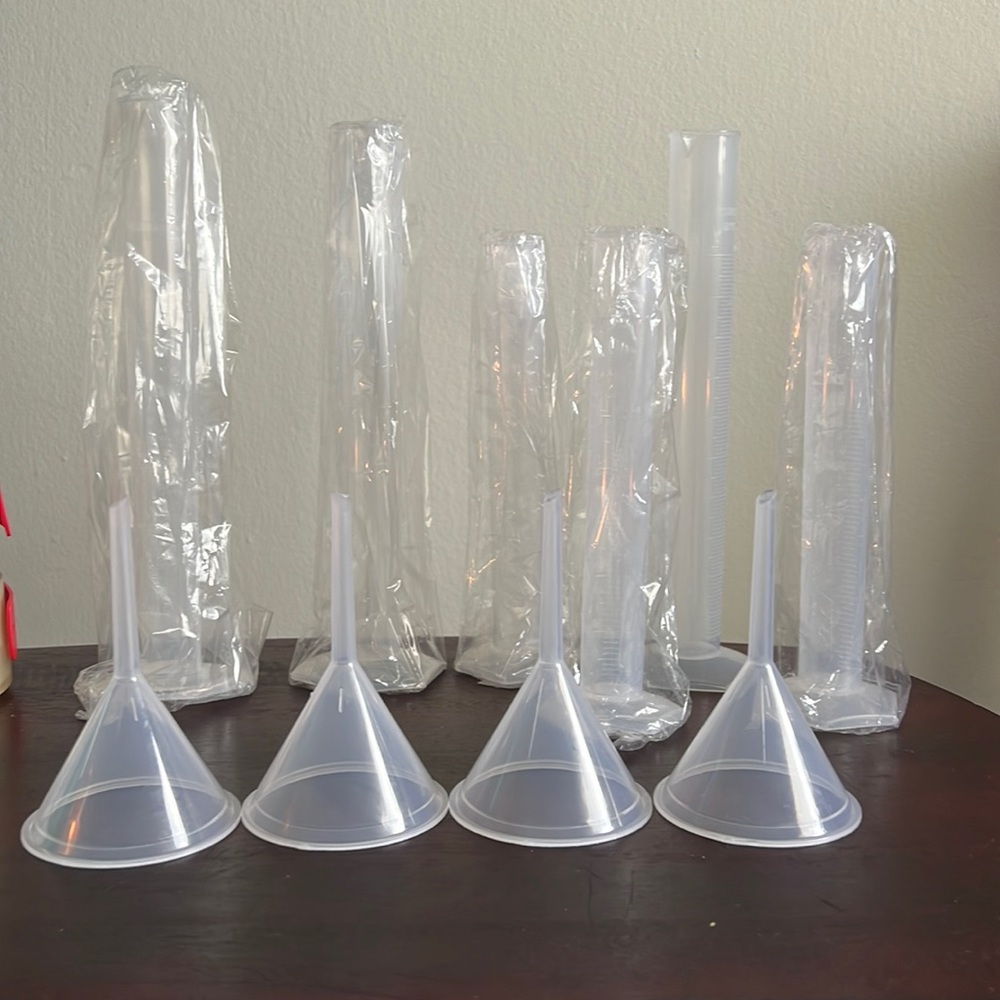 NEW - lot of 4 Funnel, 6 Graduated Cylinder with milliliter measurements